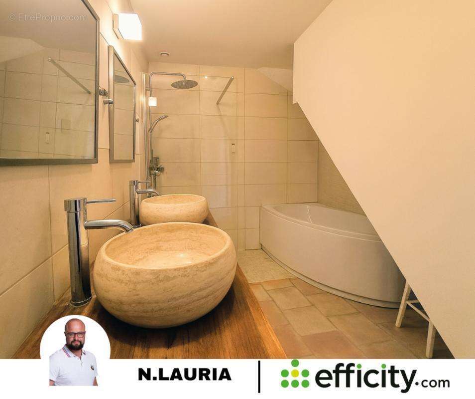 Maison à LA ROQUE-D'ANTHERON