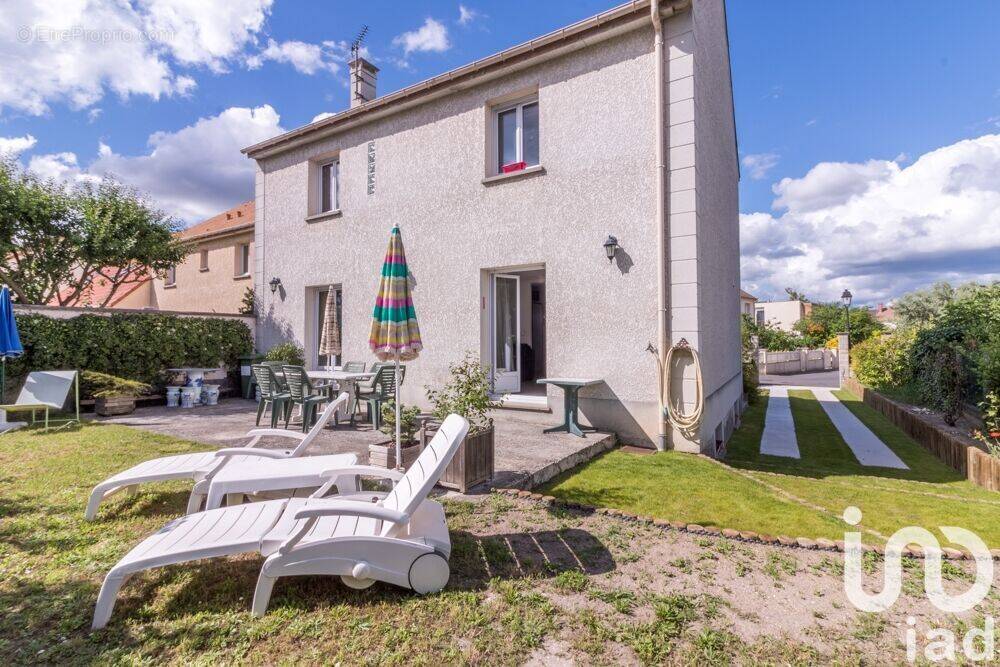 Photo 1 - Maison à SARTROUVILLE