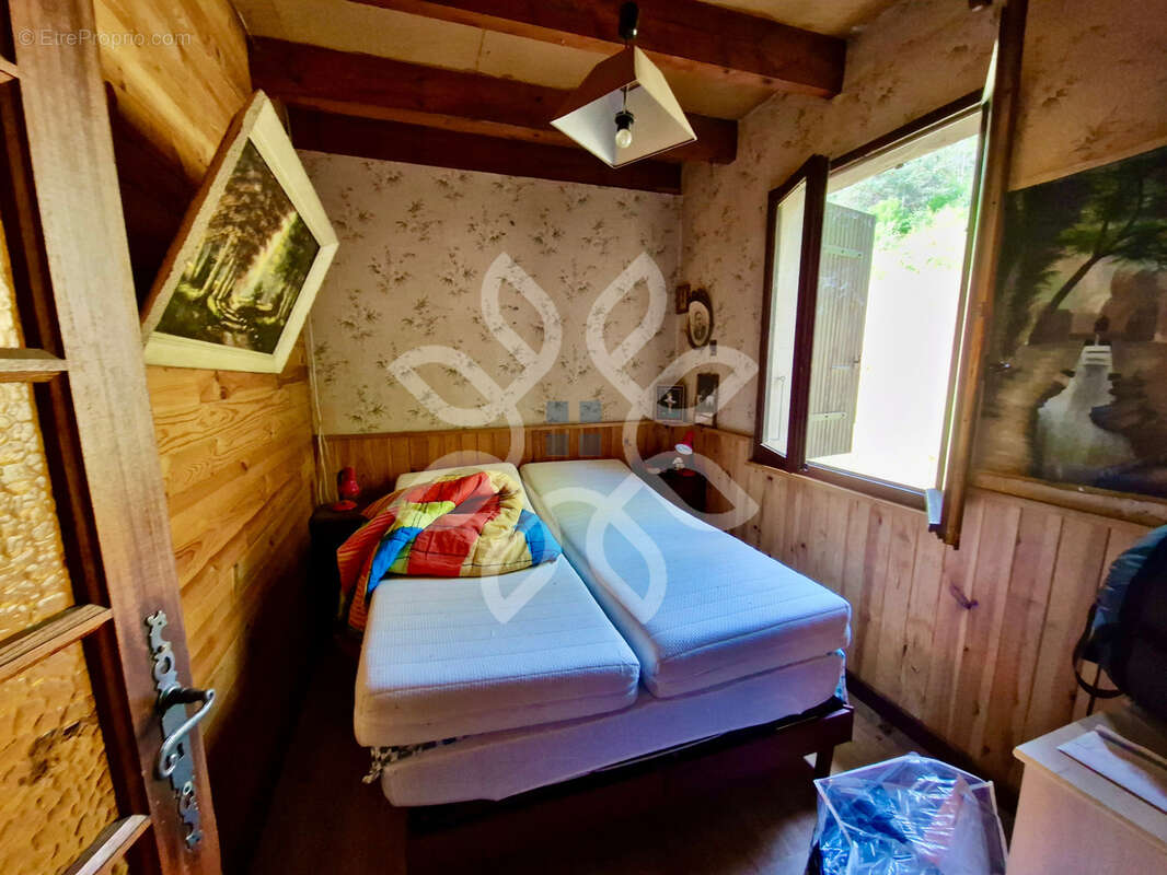 Maison à CHAMPAGNAC-LE-VIEUX