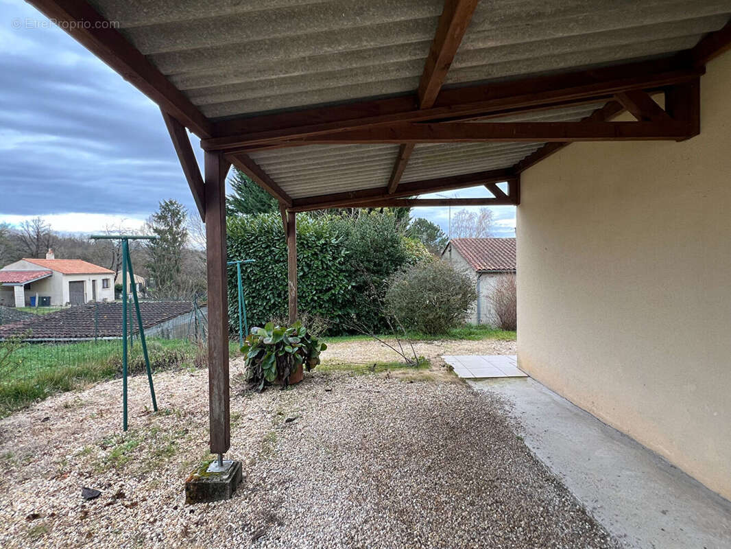 Maison à BUSSAC-SUR-CHARENTE