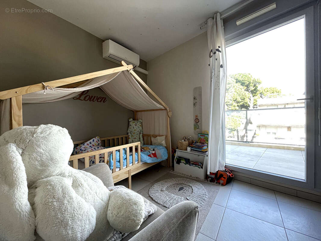 Appartement à SAINT-LAURENT-DU-VAR