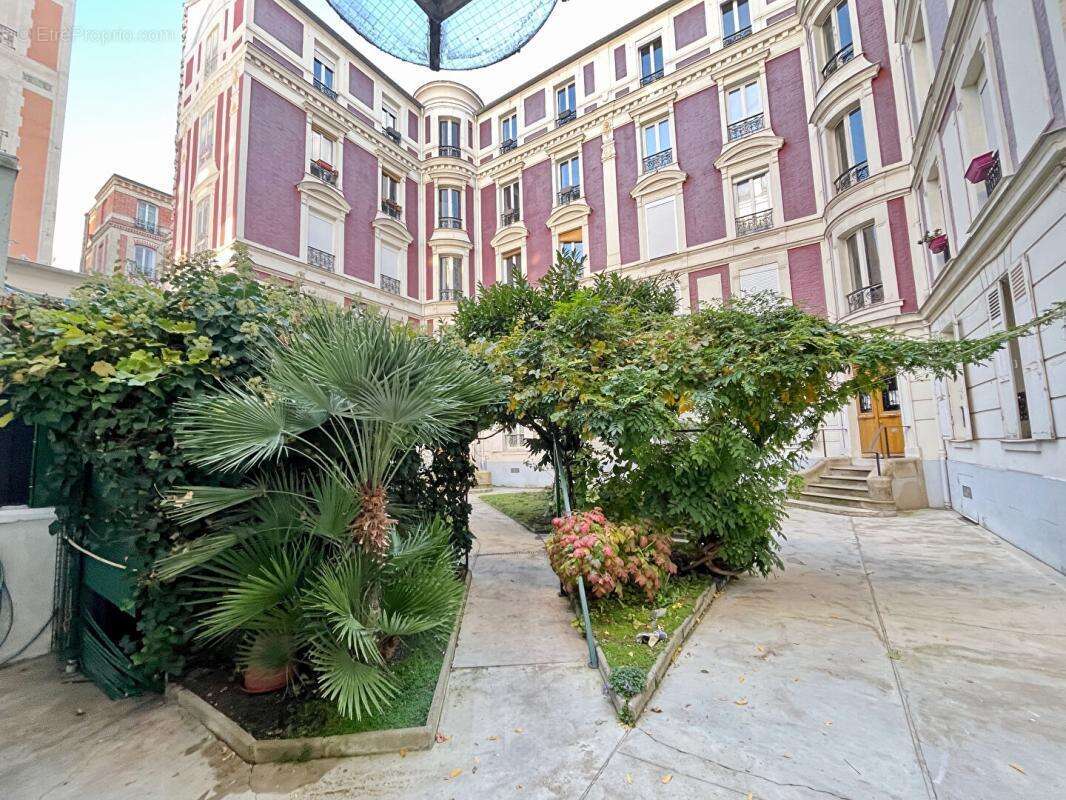 Appartement à LEVALLOIS-PERRET