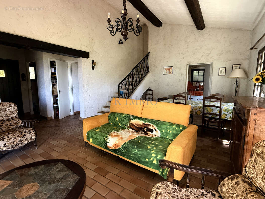Maison à LES ISSAMBRES