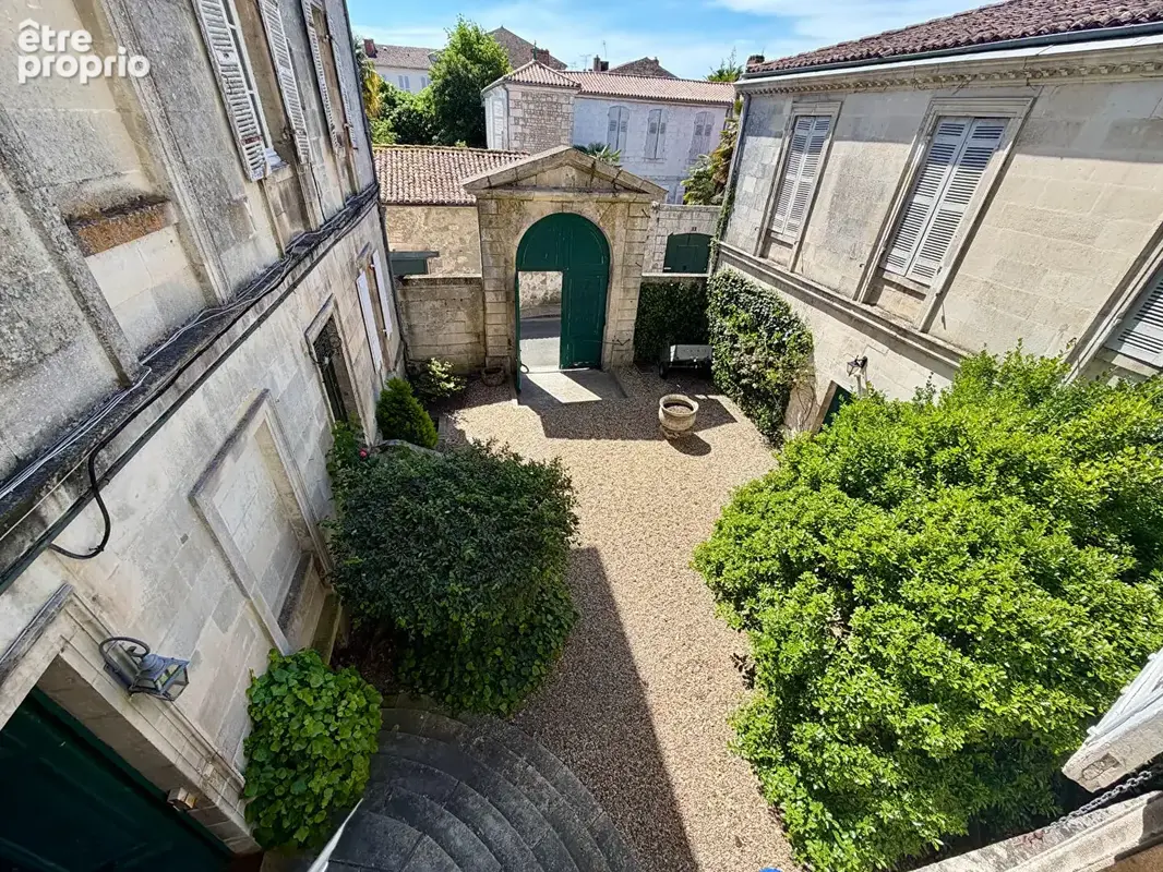 Magnifique Hôtel Particulier, quartier historique de Saintes, tout à l'égout - photo 6