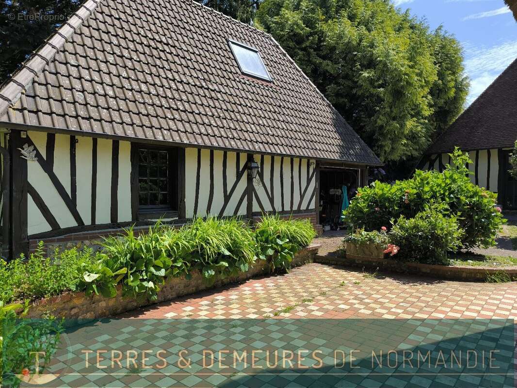 A 5 minutes de beuzeville (27210), magnifique propriete normande avec dependances, piscine interieur et parc de 1.6 hectares. - photo 26