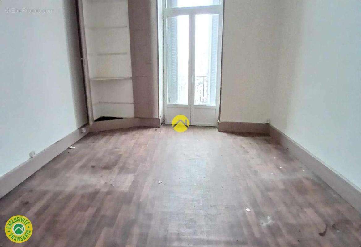 Local commercial + Duplex T4 - photo 11