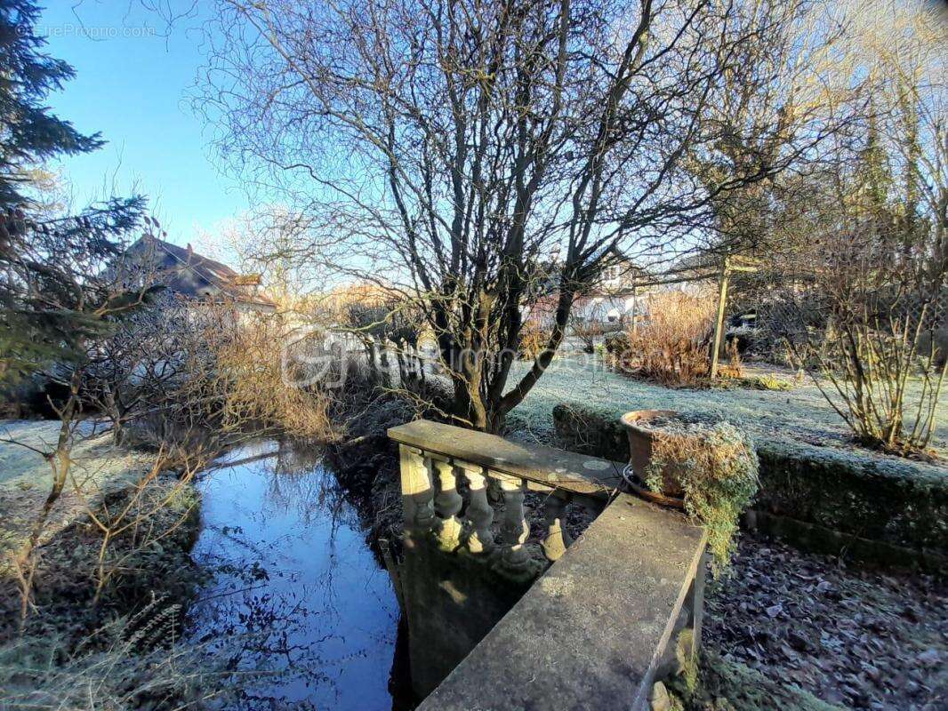 Maison à BEAURAINVILLE