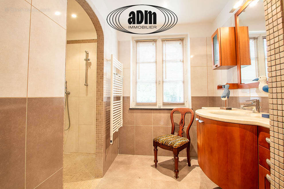 Maison à CRECY-LA-CHAPELLE