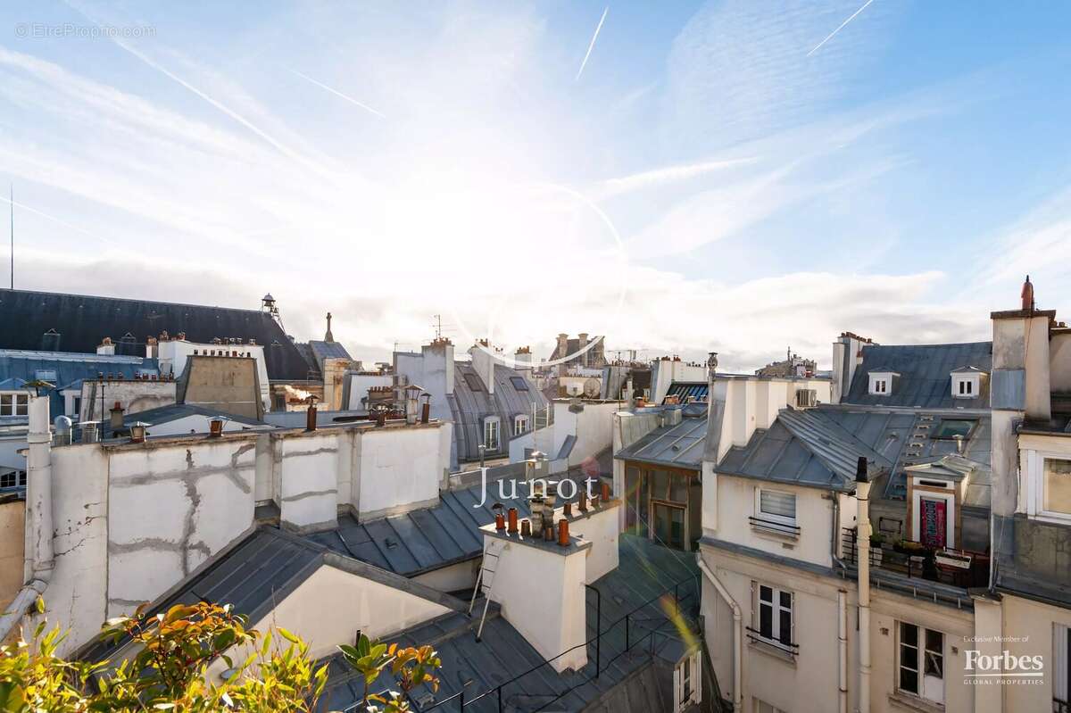 Appartement à PARIS-1E
