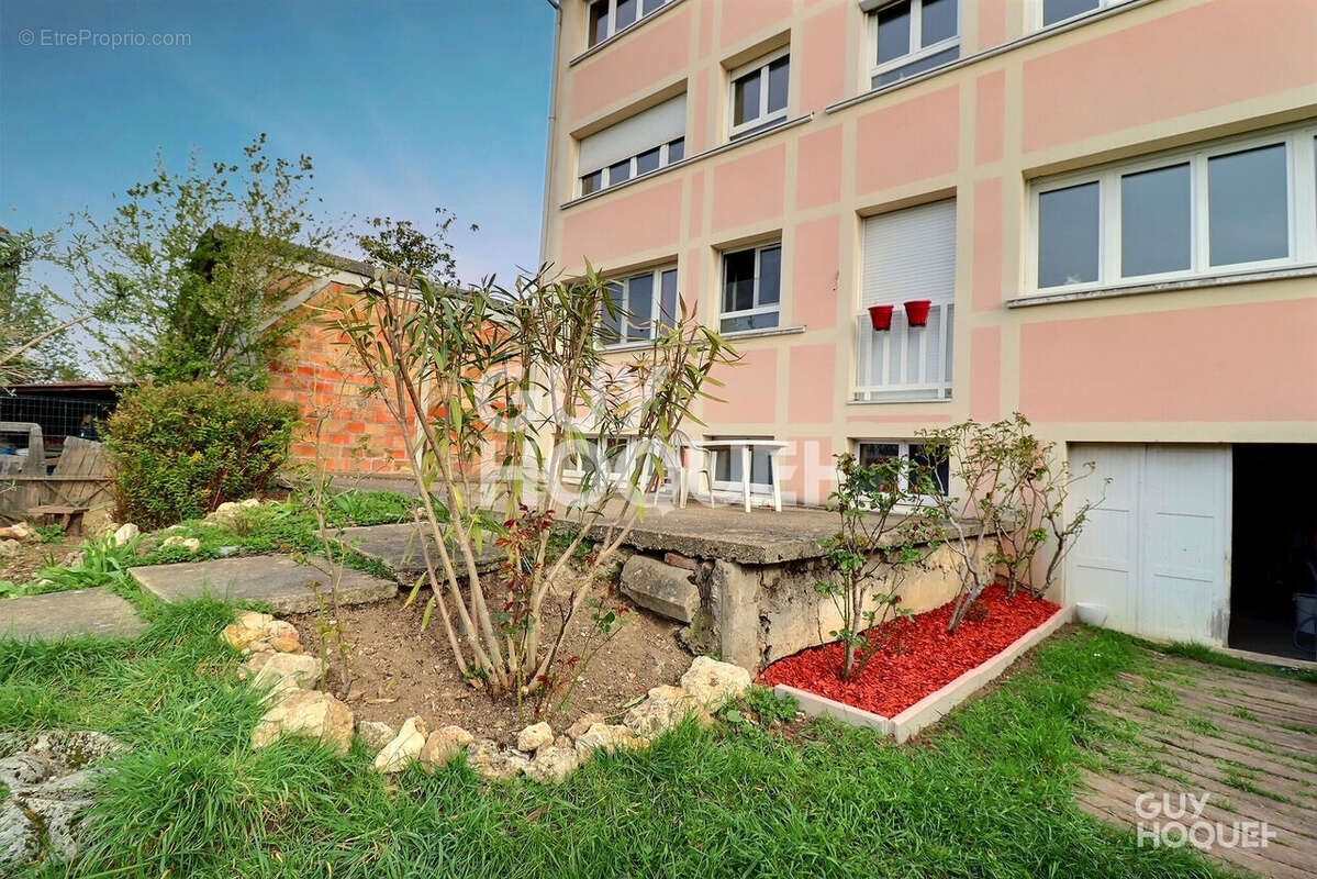 Appartement à SAINT-MICHEL-SUR-ORGE