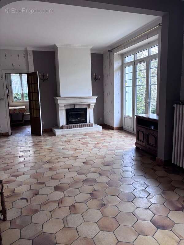 Maison à CINQ-MARS-LA-PILE