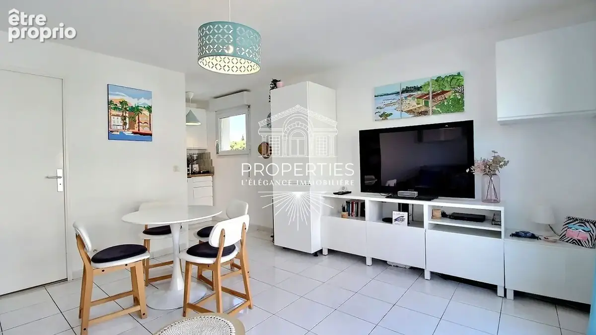 Le lavandou - le grand jardin - t2 renove - dernier etage - terrasse - parking - piscine - photo 2