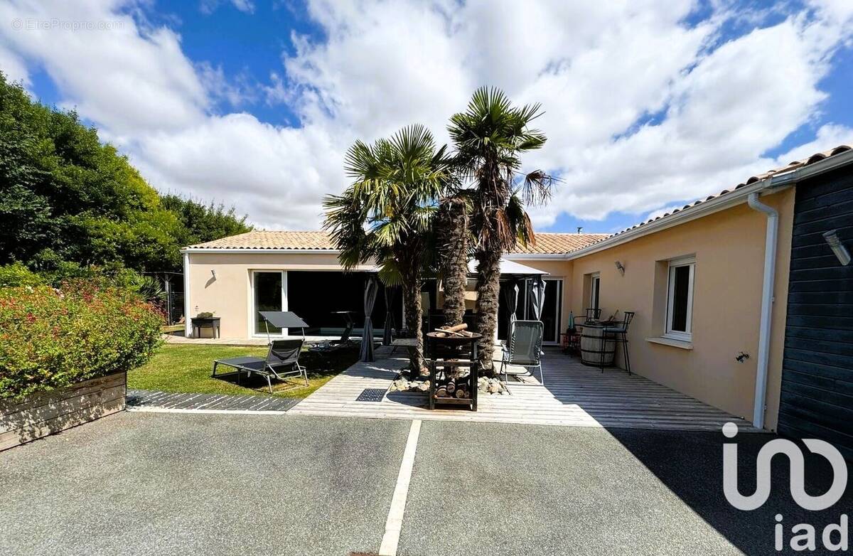 Photo 1 - Maison à SAINT-CHRISTOPHE