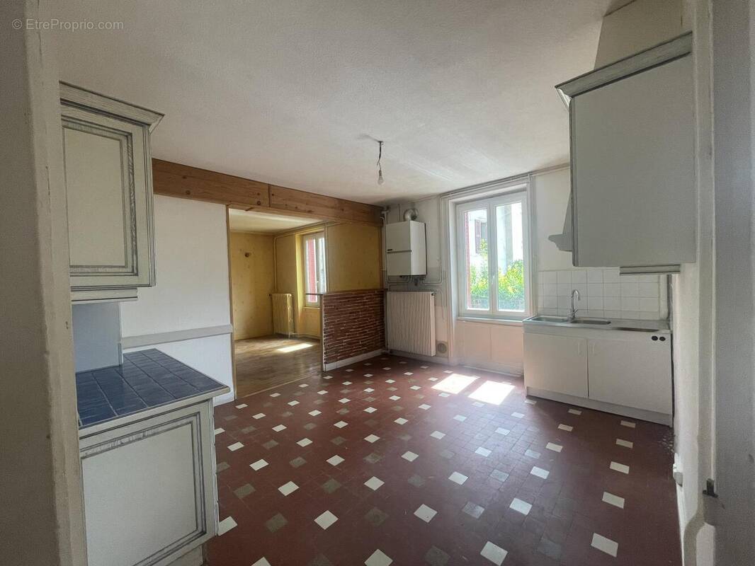 Photo 1 - Appartement à AMPLEPUIS