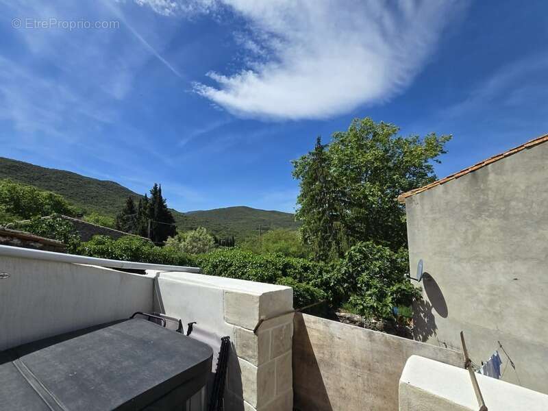 Maison rénovée - terrasse avec vue - jacuzzi - dpe b - 3 espaces nuit - dépendances de 92 m² - photo 5