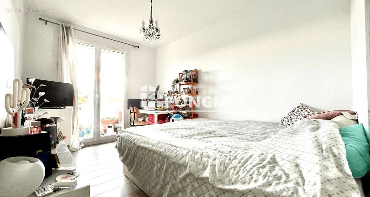 Appartement à SIX-FOURS-LES-PLAGES