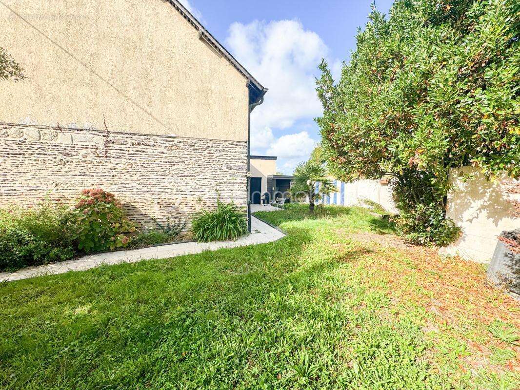 Maison à NOYAL-CHATILLON-SUR-SEICHE