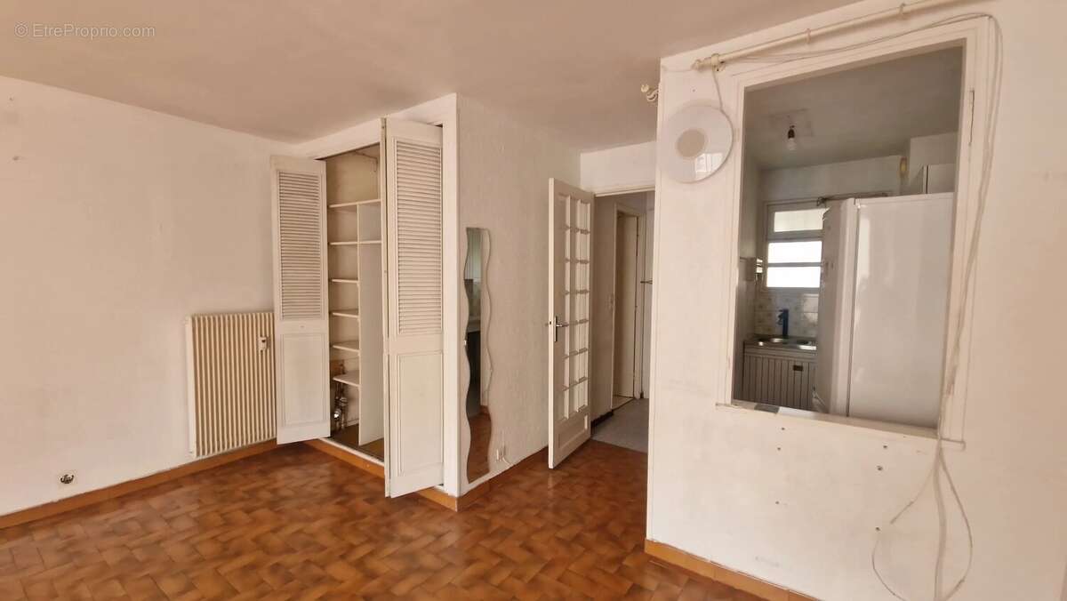 Appartement à SAINT-LAURENT-DU-VAR