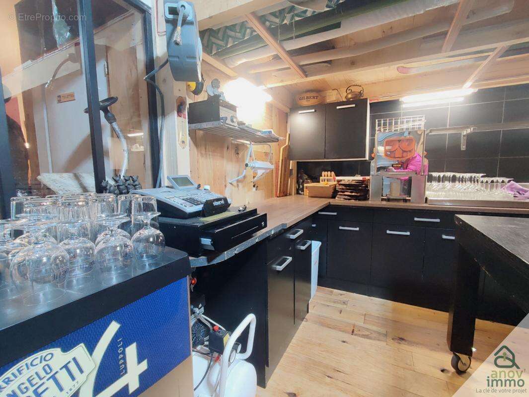 VENTE Local commercial 75m2 (murs et fond) - photo 7