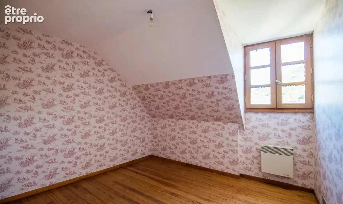 MARCILLAC   Maison de village avec beaux volumes et fort potentiel ! - photo 8