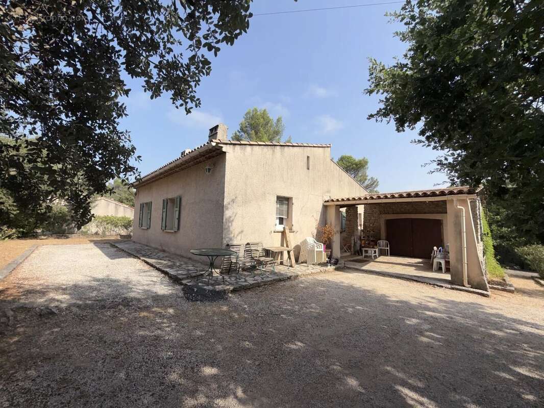 Maison - 10 minutes de cotignac - photo 2