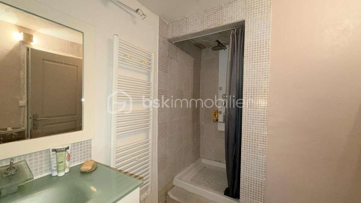 Maison à PEZILLA-LA-RIVIERE