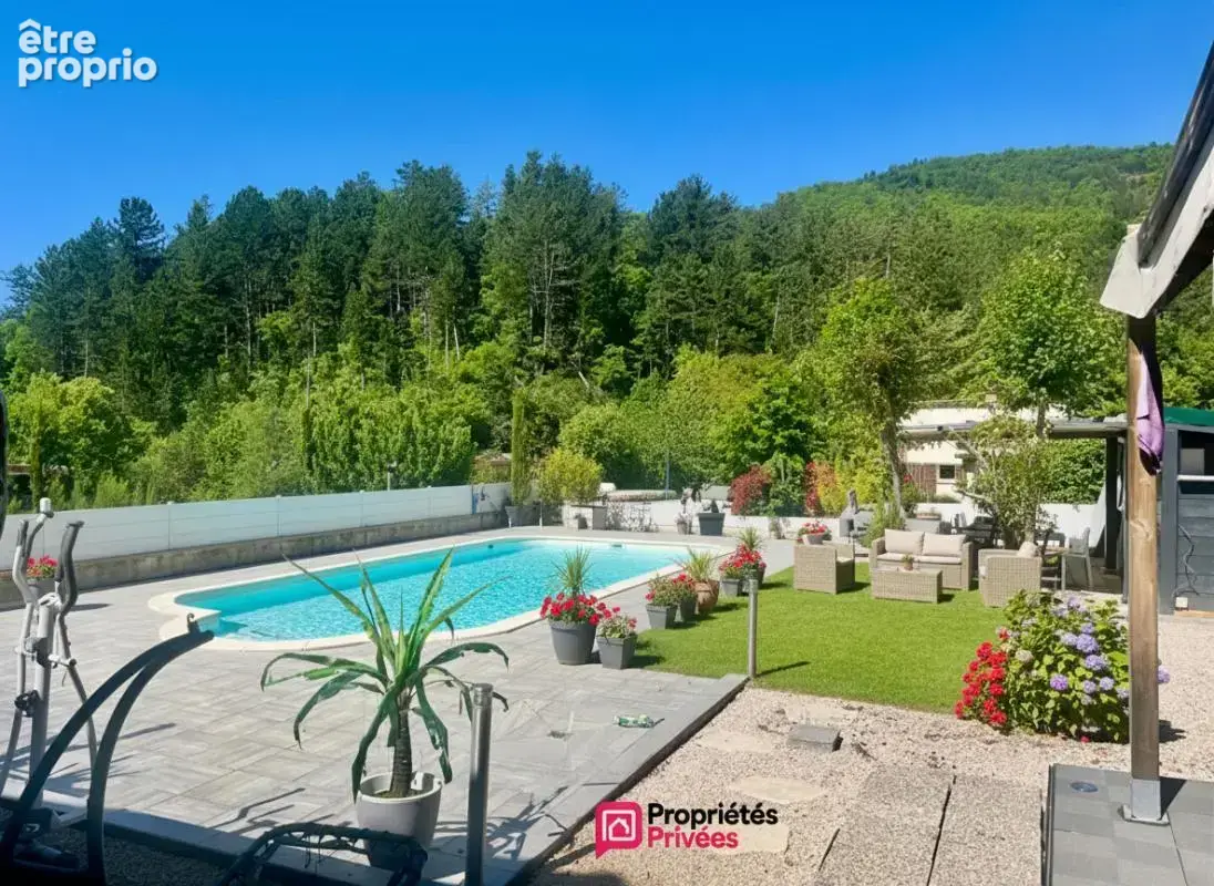 À l'abris des regards- maison 5 pièces sur terrain plat, à découvrir ! - photo 3