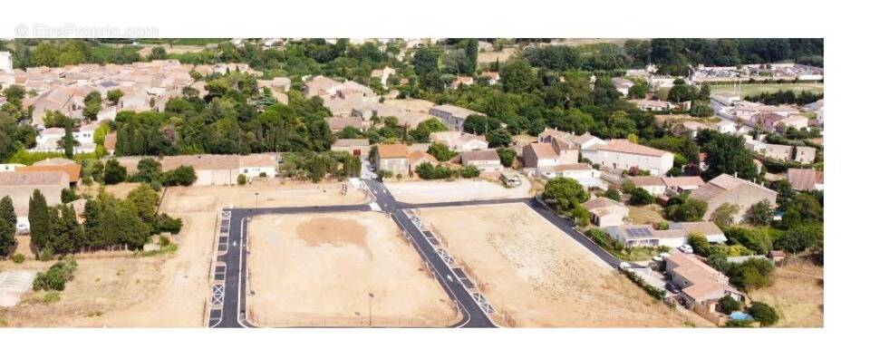 Terrain à ORNAISONS