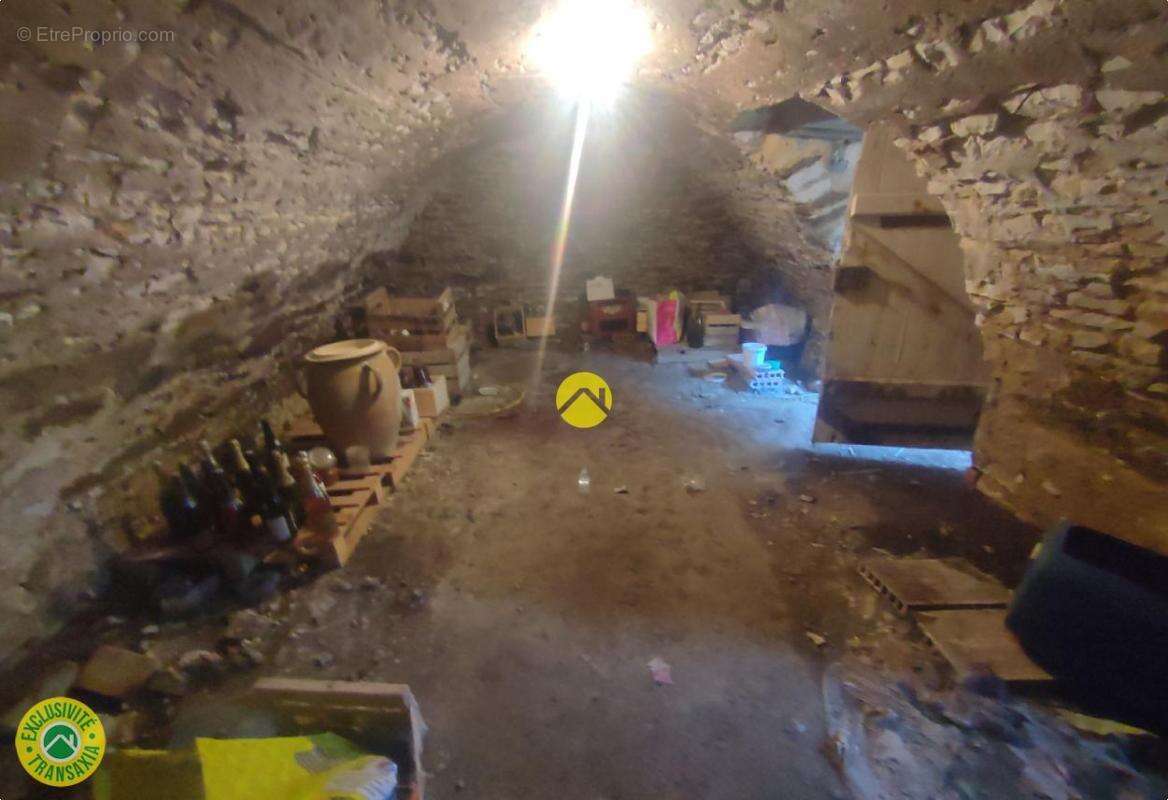 Commerce à VAILLY-SUR-SAULDRE