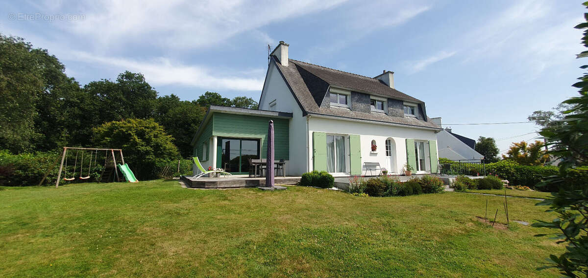 Maison à SAINT-EVARZEC