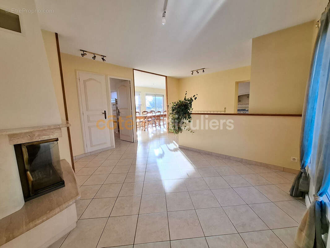 Maison à SAINT-OVIN