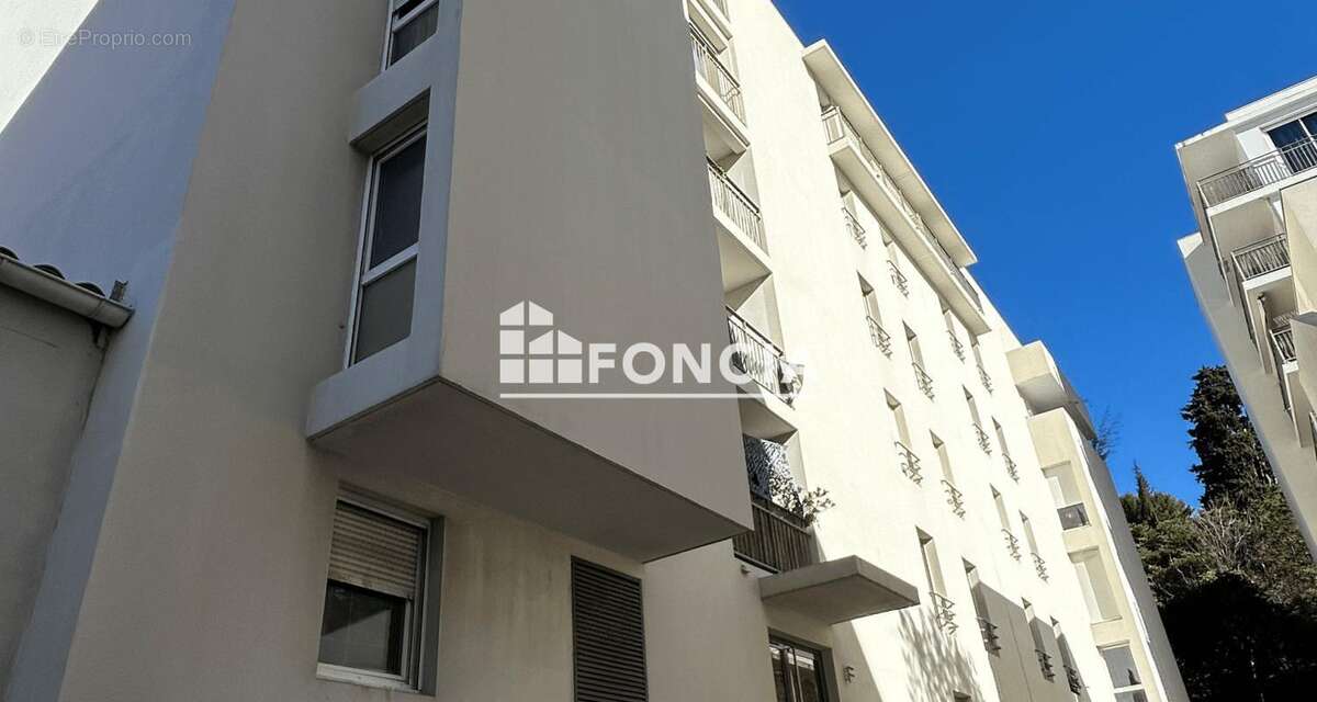 Appartement à MARSEILLE-4E