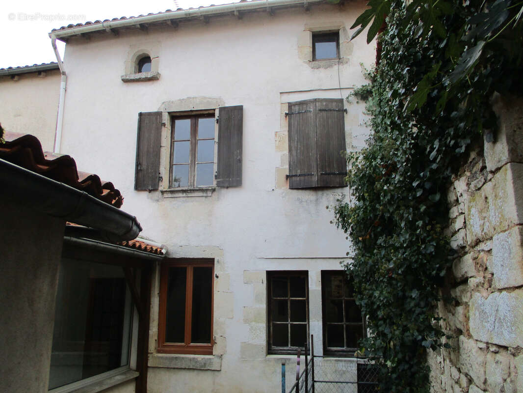 Maison à COUHE