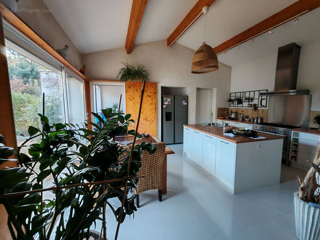 Maison à MEOUNES-LES-MONTRIEUX