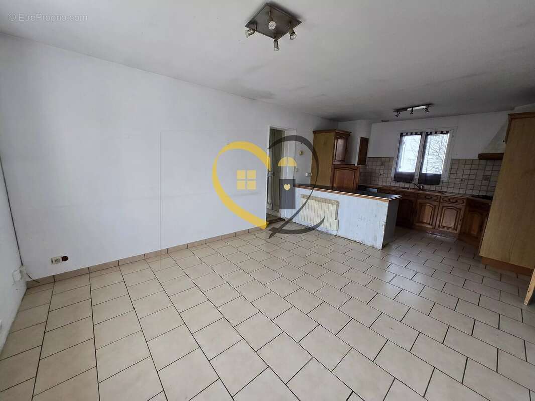 Maison à PARASSY