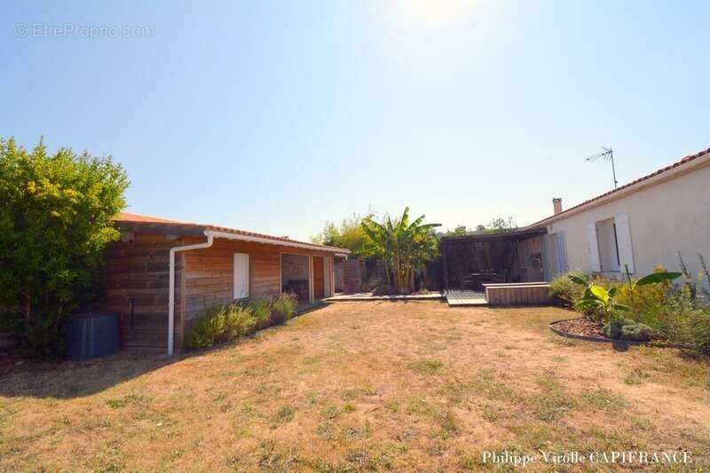 Maison à vendre 5 pièces 103 m2 SAINT PIERRE D'OLERON (17) 348 480 € - photo 17