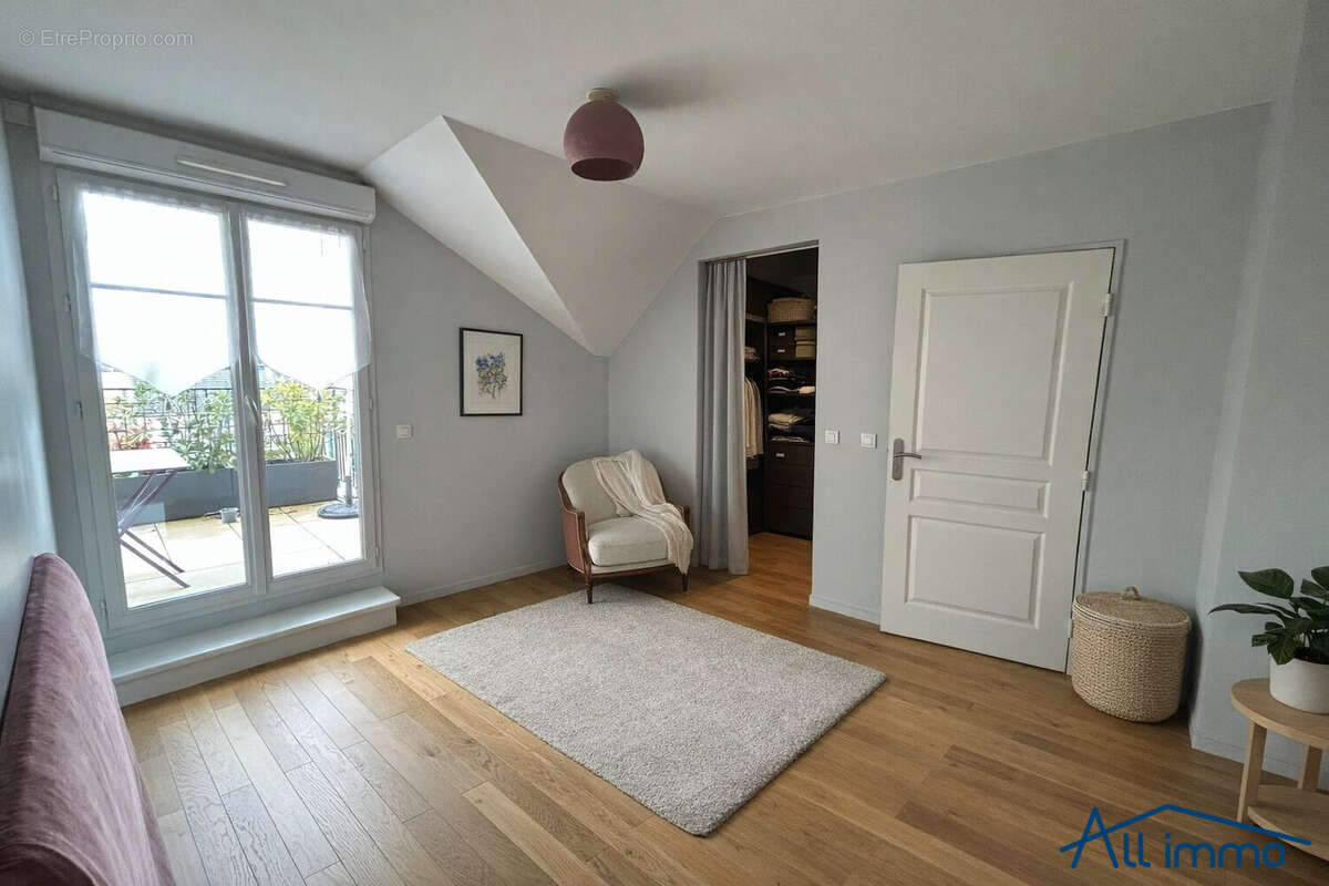 Appartement à LE PLESSIS-TREVISE