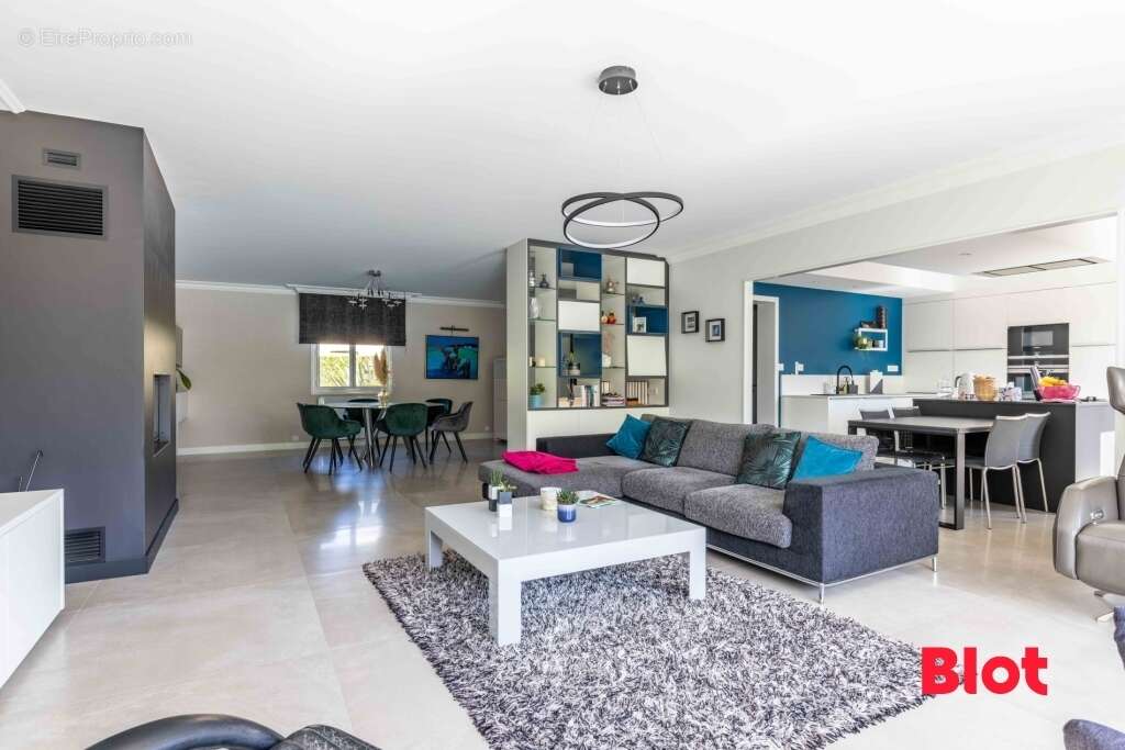 Maison à VERN-SUR-SEICHE