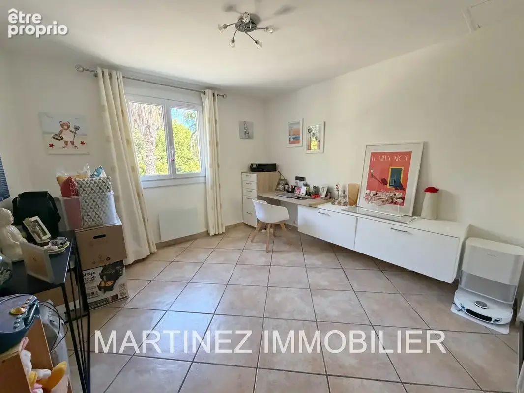 Cagnes-sur-Mer Pain de Sucre   Villa  rénovée de 236 m2 avec piscine, appartement indépendant et aperçu mer - photo 10