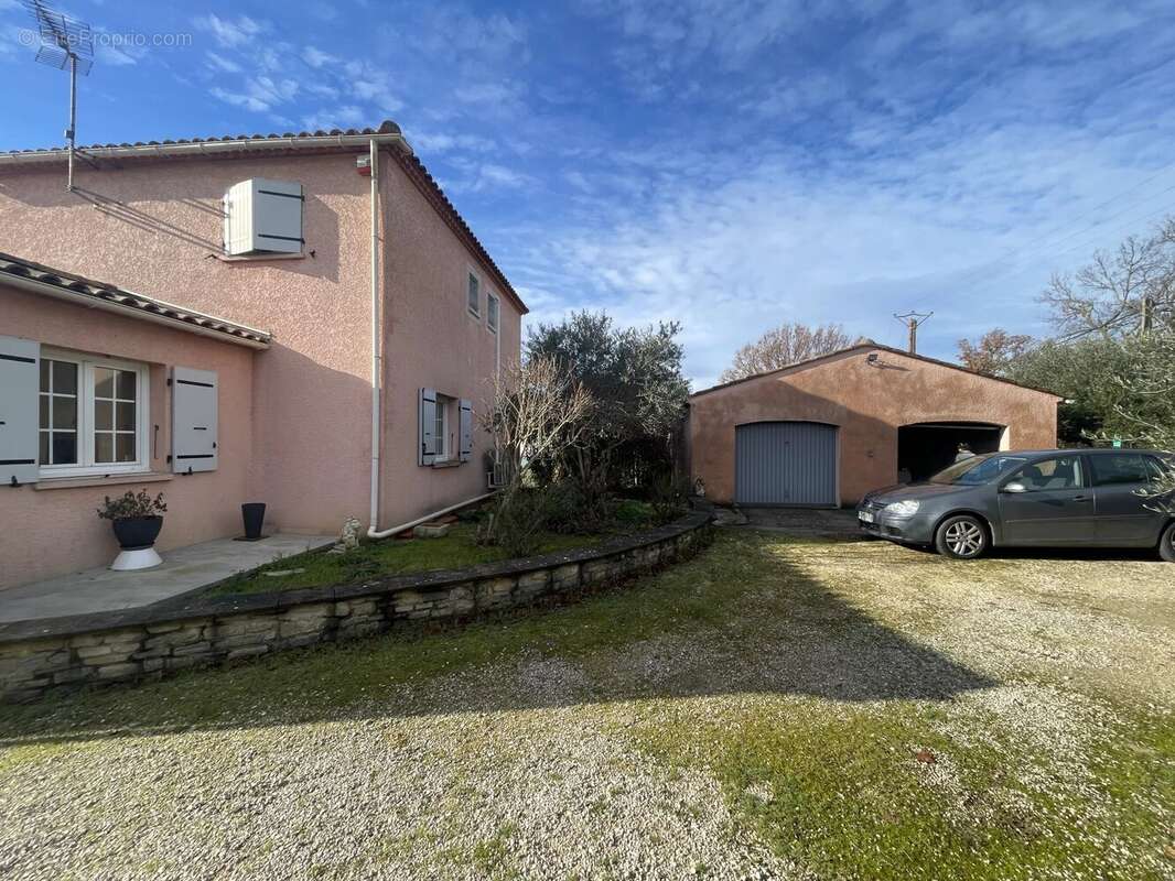 Maison à SAINT-HILAIRE-DE-BRETHMAS