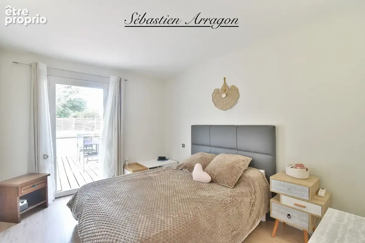 PUJOLS (47)-188 m² de confort et d’espace, 4 chambres, piscine et triple garage - photo 17