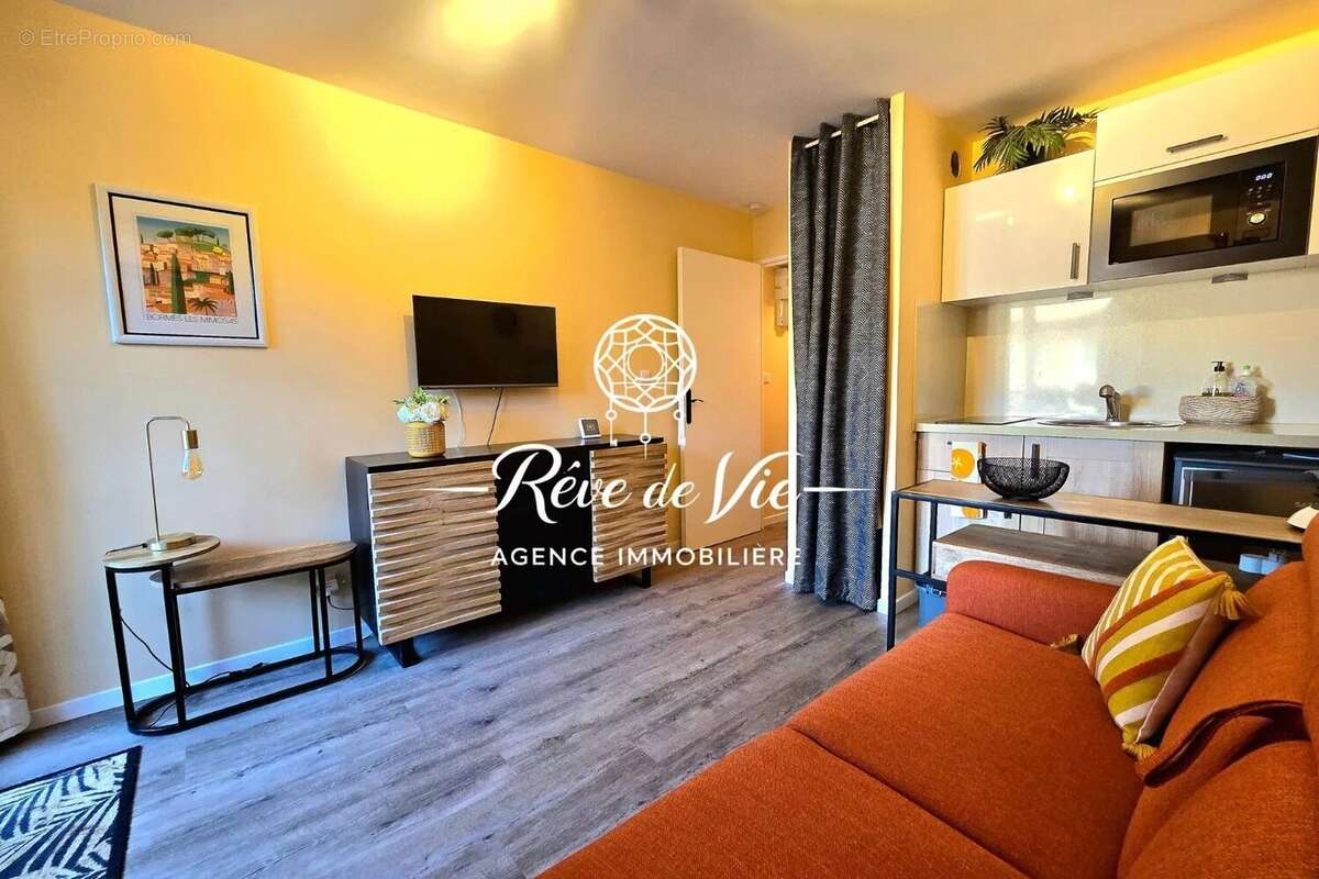Appartement à BORMES-LES-MIMOSAS
