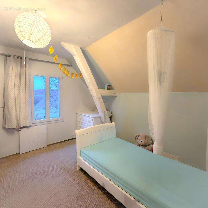 Maison à NEUILLE-PONT-PIERRE