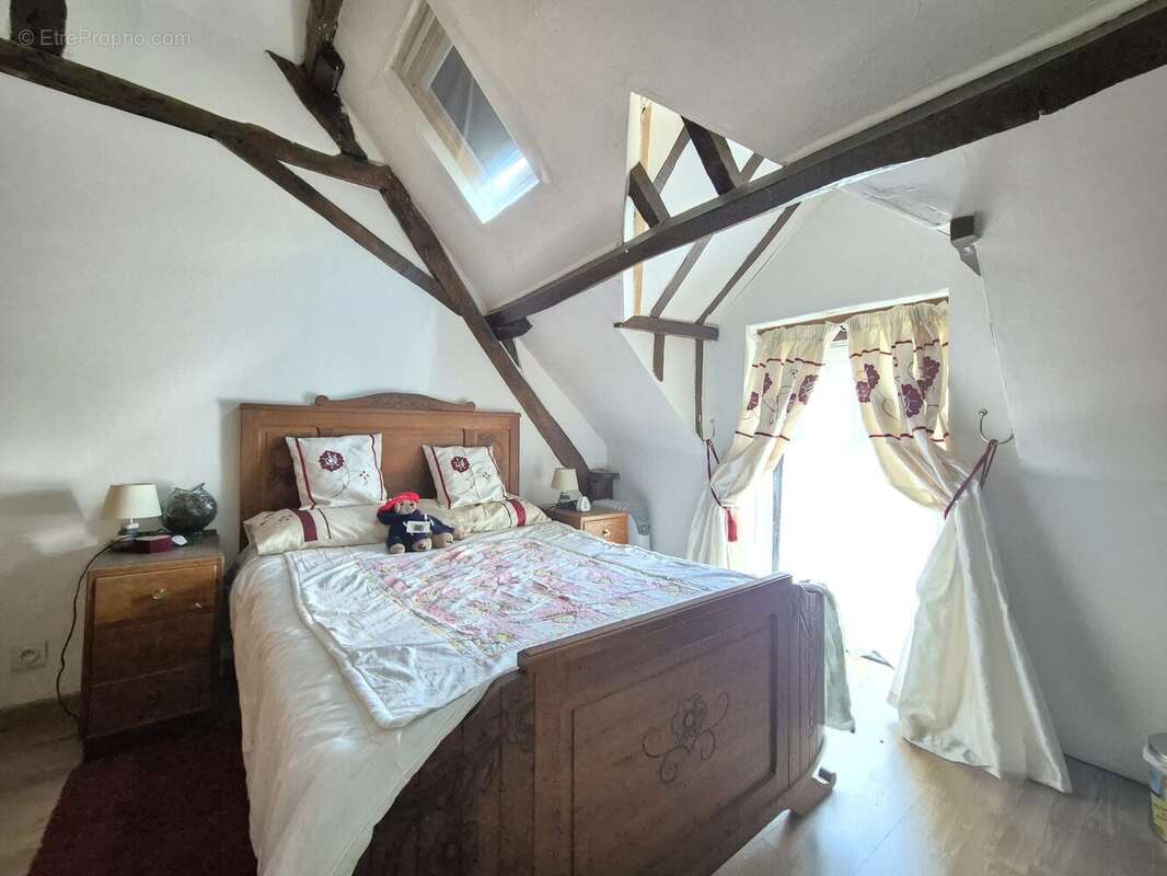 Maison à LA CHAPELLE-GLAIN