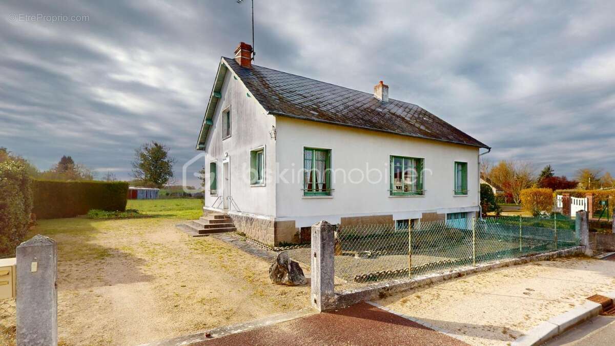 Maison à BELLEGARDE
