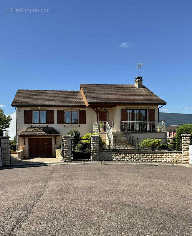 Photo 1 - Maison à BEAUNE