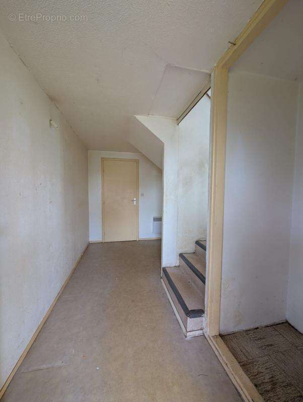 Maison à BELLENAVES