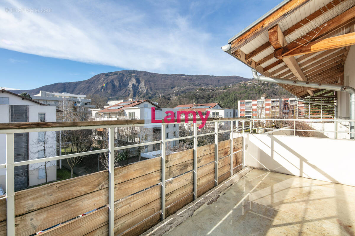 Appartement à MEYLAN