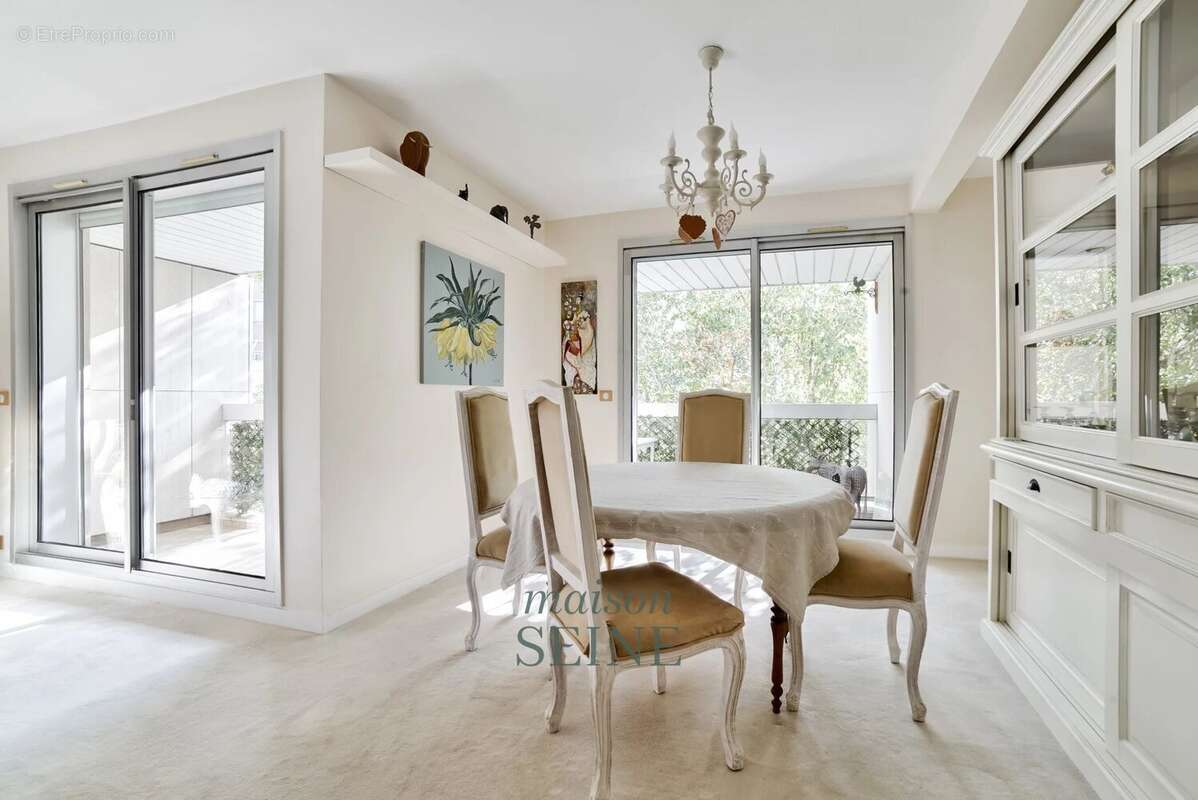 Appartement à NEUILLY-SUR-SEINE