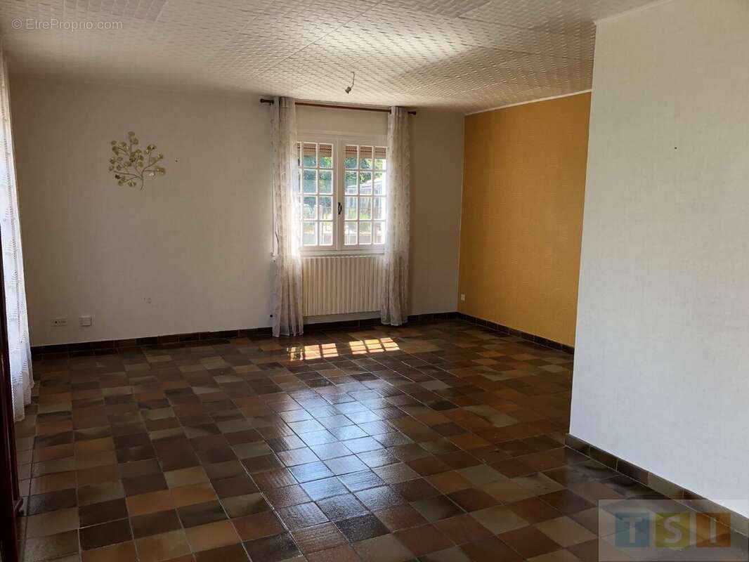 Maison Familiale sur terrain de 1413 m² - photo 5